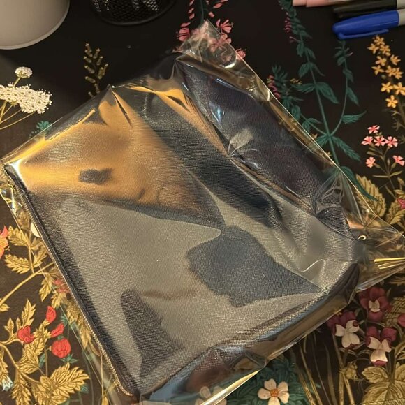 Navy Blue little accessory bag - Can be used for makeup, pens etc - NEW w/tag - Picture 5 of 5